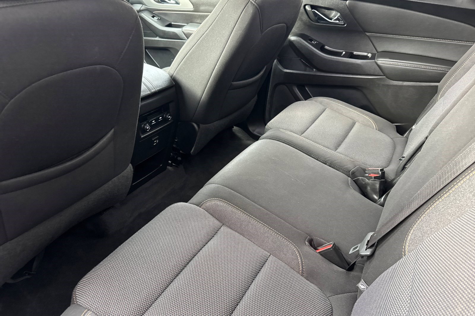 Used 2020 Chevrolet Traverse LS image 26