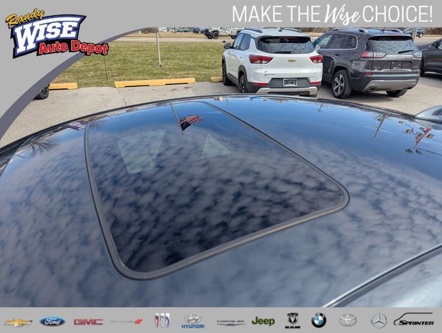 Used 2017 Buick Regal AWD image 9