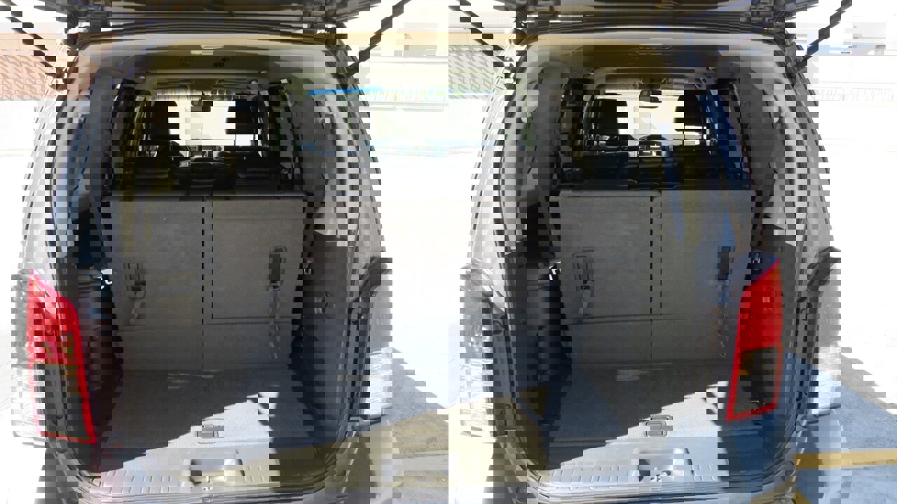 Used 2008 Nissan Pathfinder LE image 10