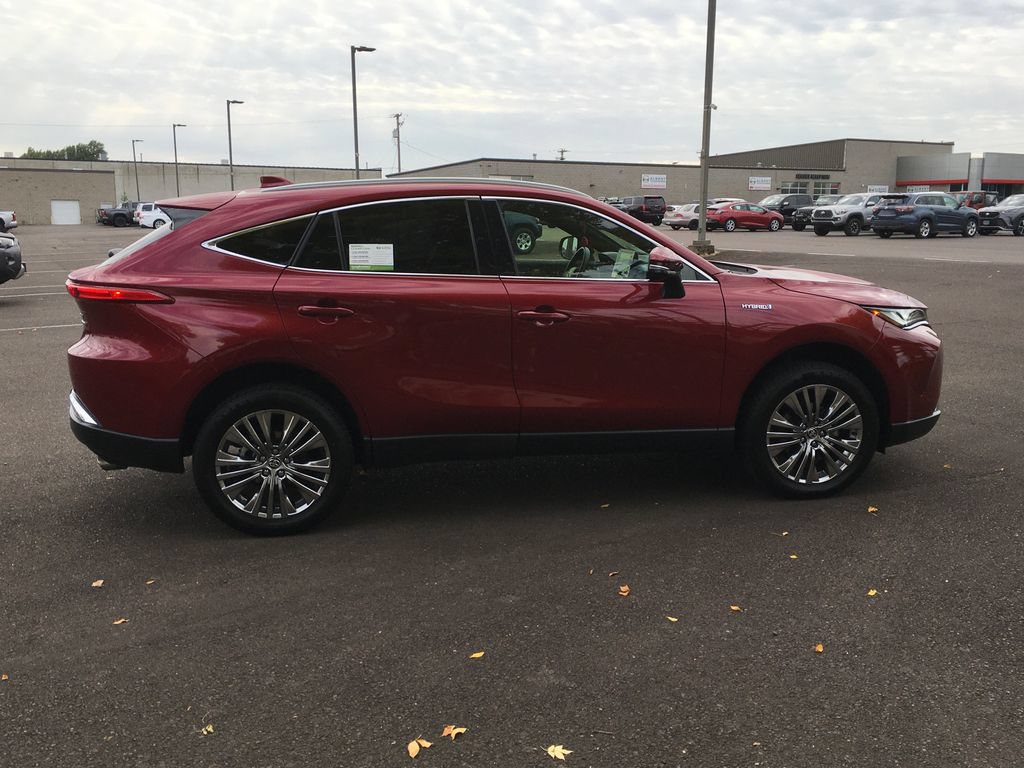 Used 2021 Toyota Venza XLE w/ Carpet Mat Package (TMS) AWD/4WD image 8