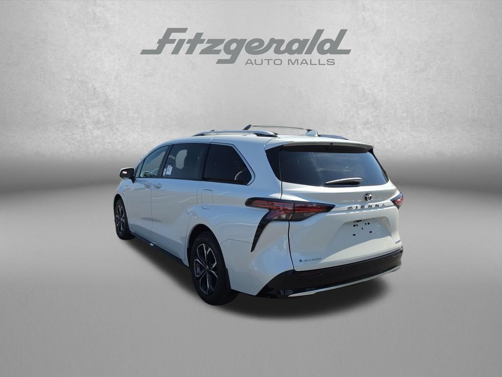 Used 2026 Toyota Sienna Platinum AWD/4WD image 6