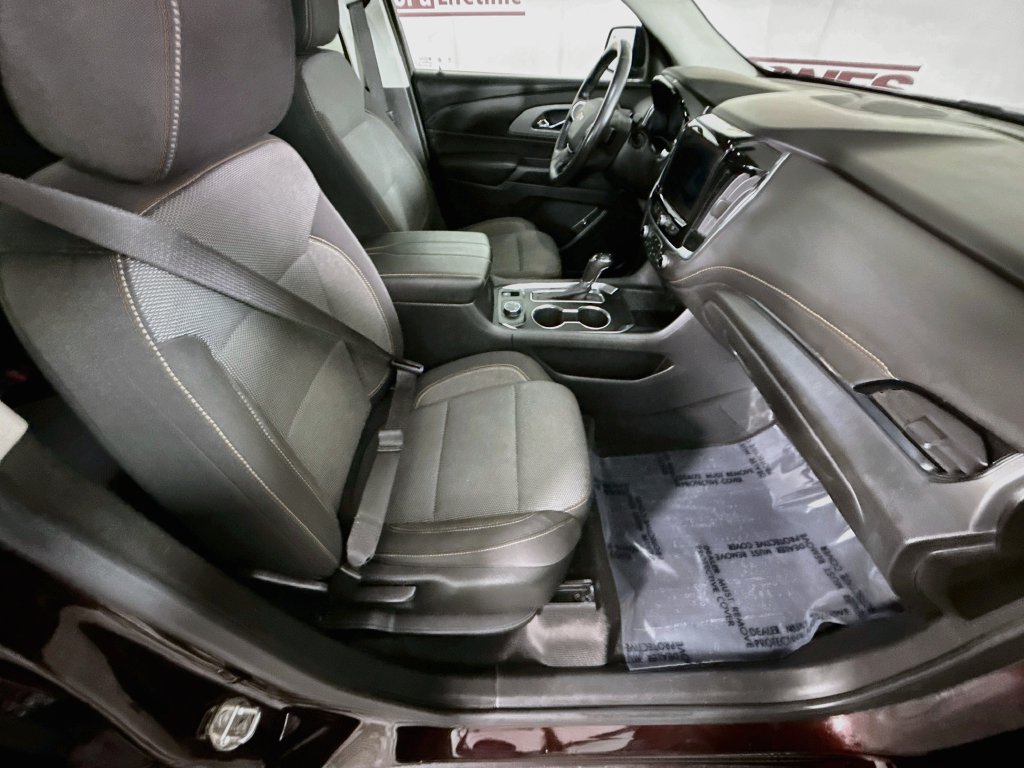Used 2020 Chevrolet Traverse LT w/ LPO, Floor Liner Package AWD/4WD image 29