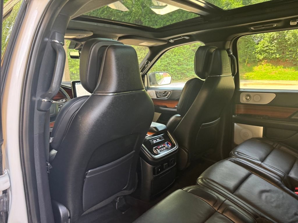 Used 2018 Lincoln Navigator L Reserve w/ Technology Package AWD/4WD image 25
