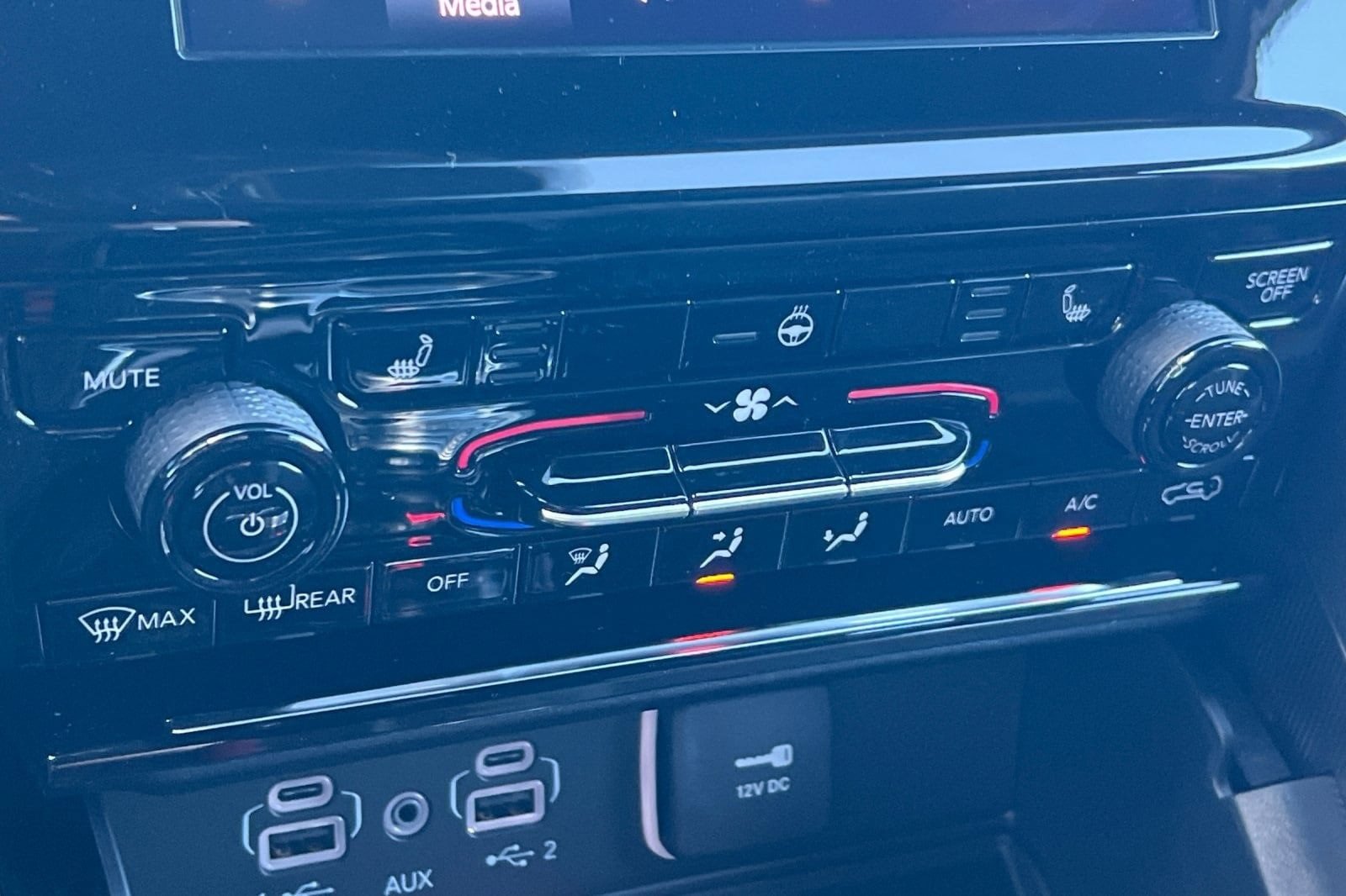 New 2025 Jeep Grand Cherokee L Laredo image 21