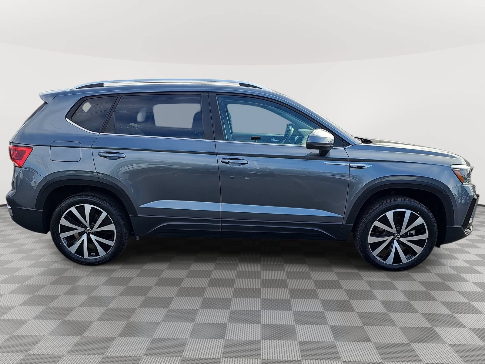 Certified 2022 Volkswagen Taos SE FWD image 4
