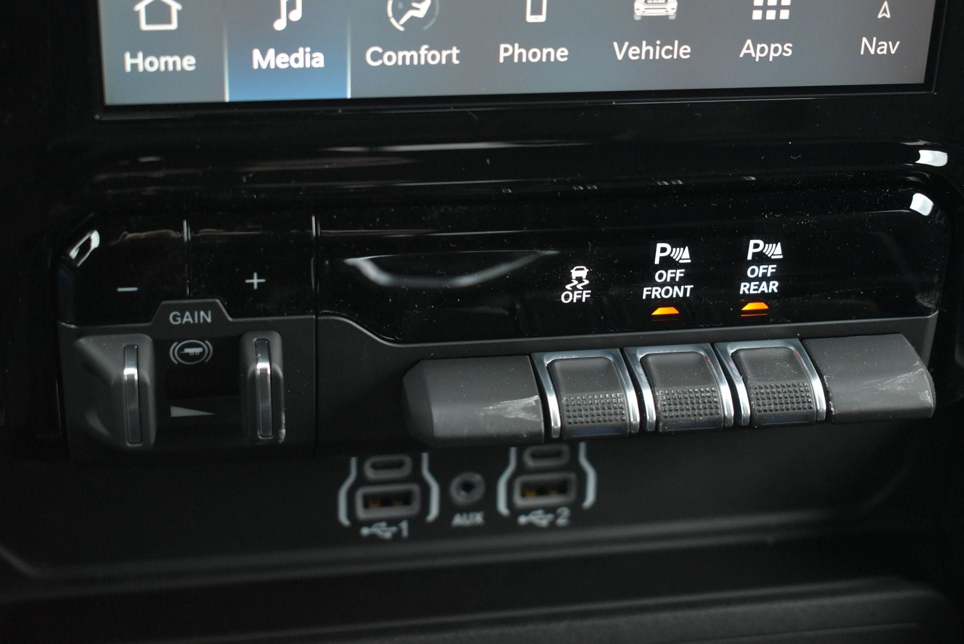 New 2026 RAM 1500 Laramie w/ Sport Appearance Package AWD/4WD image 30