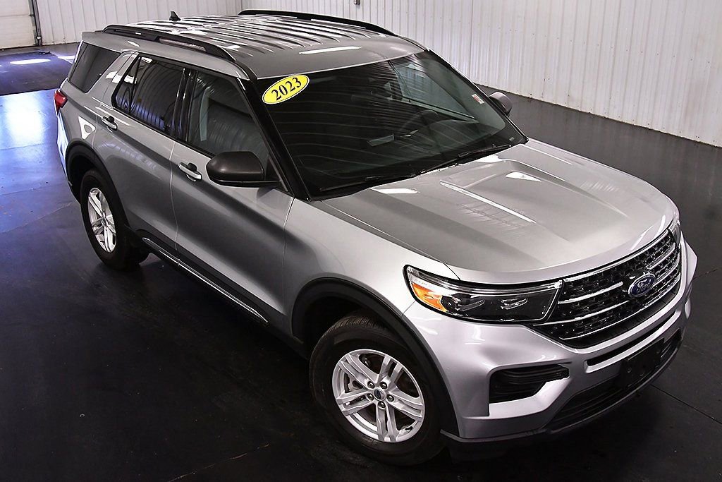 Used 2023 Ford Explorer XLT image 13