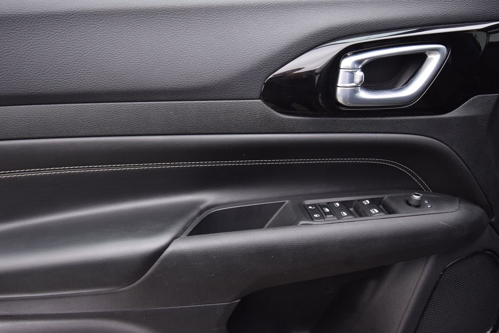 Certified 2023 Jeep Compass Latitude w/ Convenience Group image 24