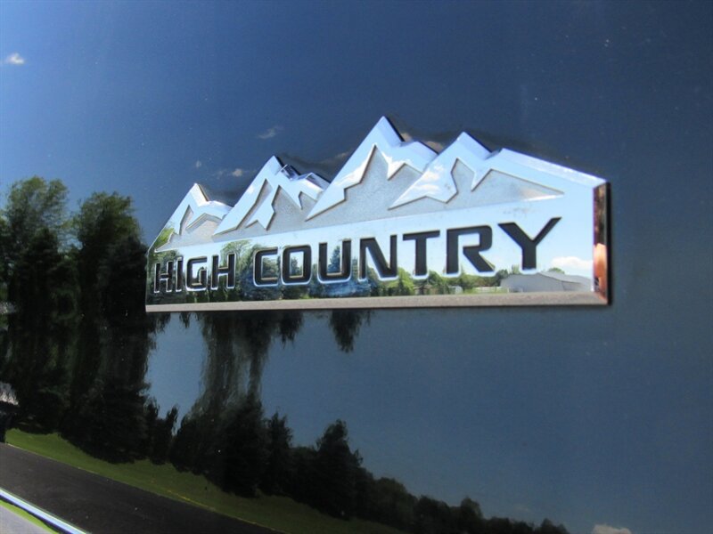 Used 2015 Chevrolet Silverado 2500 High Country w/ Duramax Plus Package AWD/4WD image 9