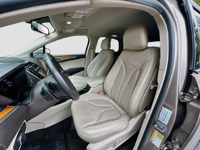 Used 2019 Lincoln MKC Select w/ Select Plus Package FWD image 22