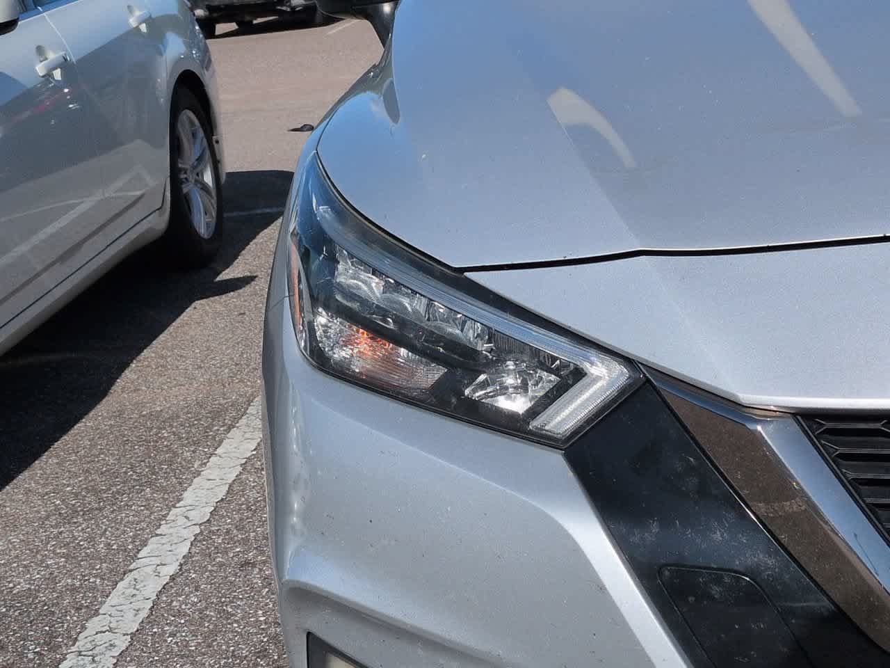 Used 2020 Nissan Versa SR FWD image 8