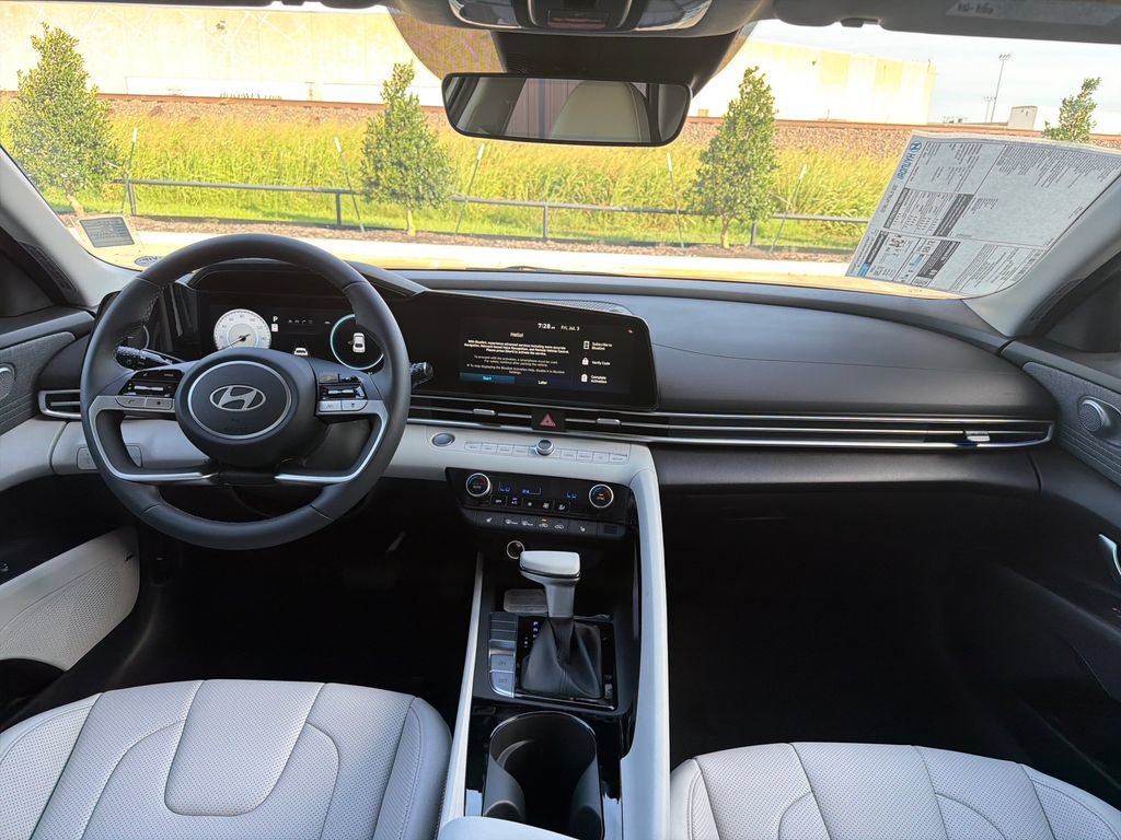 New 2026 Hyundai Elantra Limited FWD image 16