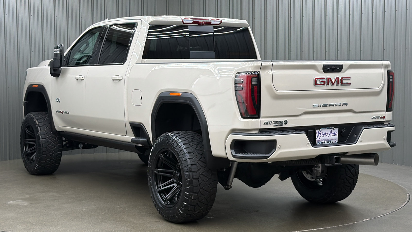 Used 2026 GMC Sierra 2500 AT4 AWD/4WD image 3