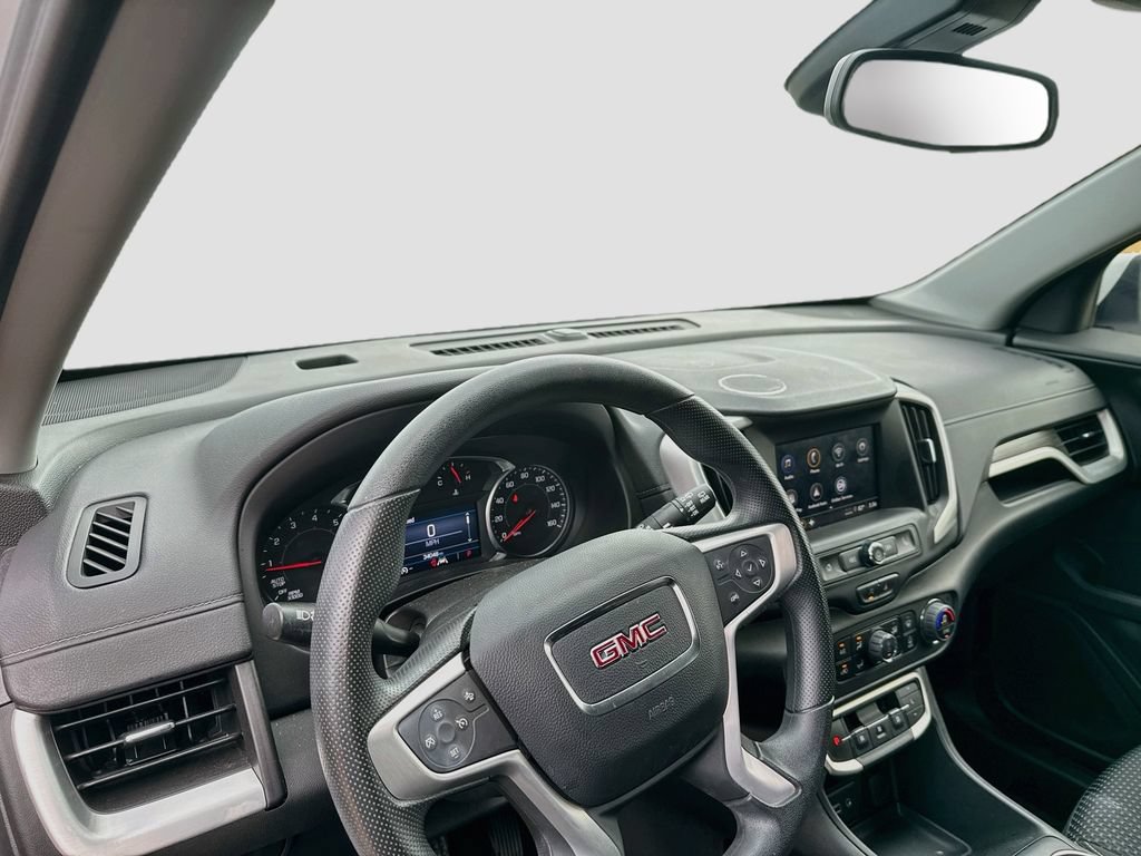 Used 2024 GMC Terrain SLE w/ Driver Convenience Package FWD image 11