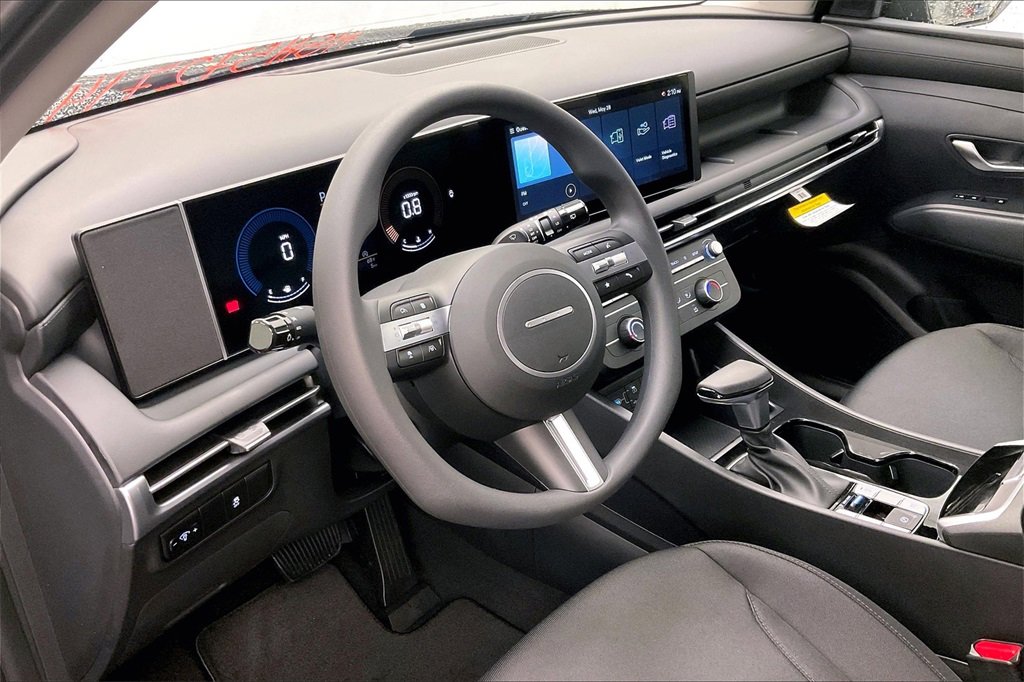 New 2025 Hyundai Tucson SE image 7