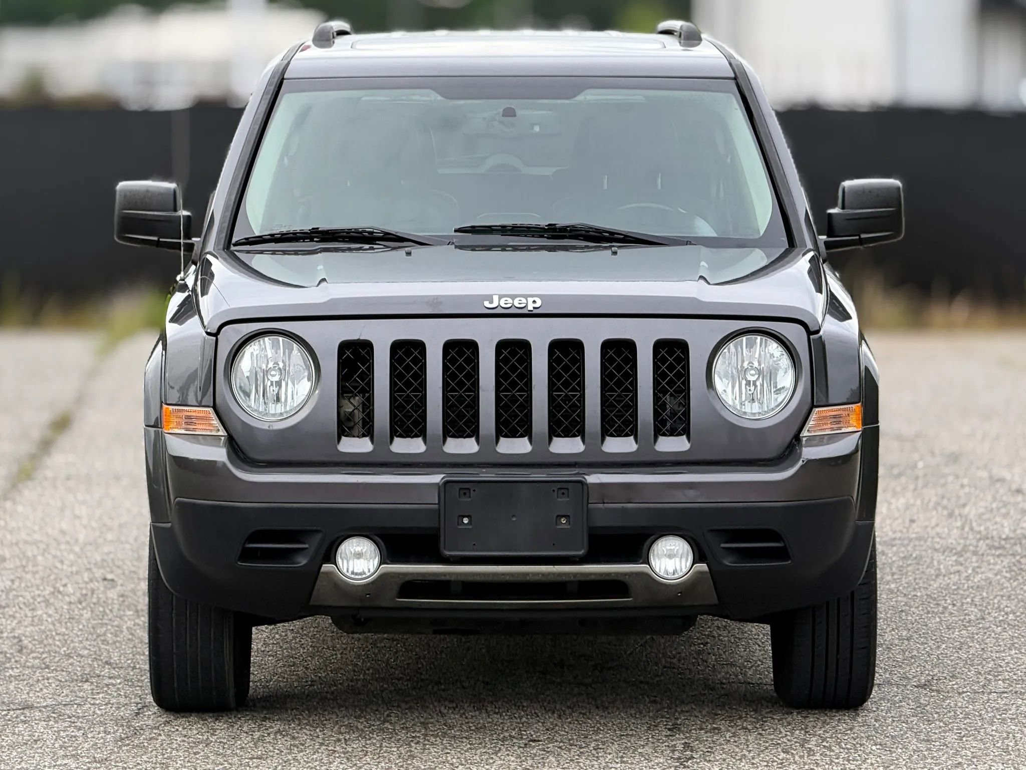 Used 2017 Jeep Patriot High Altitude AWD/4WD image 5