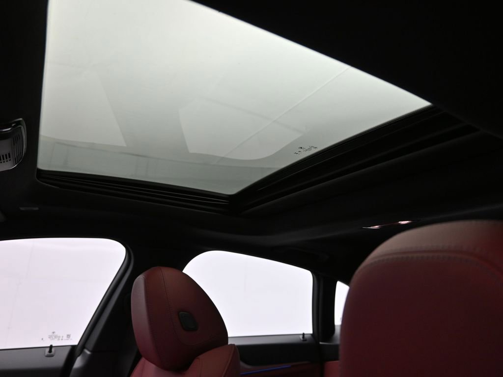 Used 2025 BMW i4 eDrive40 w/ M Sport Package image 11