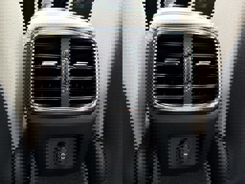 Used 2023 Genesis G70 2.0T w/ Sport Prestige Package image 28