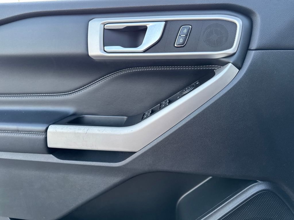 Used 2020 Ford Explorer XLT w/ Equipment Group 202A image 20