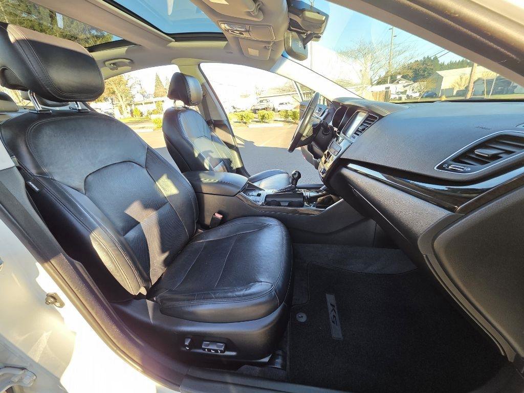 Used 2015 Kia Cadenza Premium w/ Technology Package FWD image 16