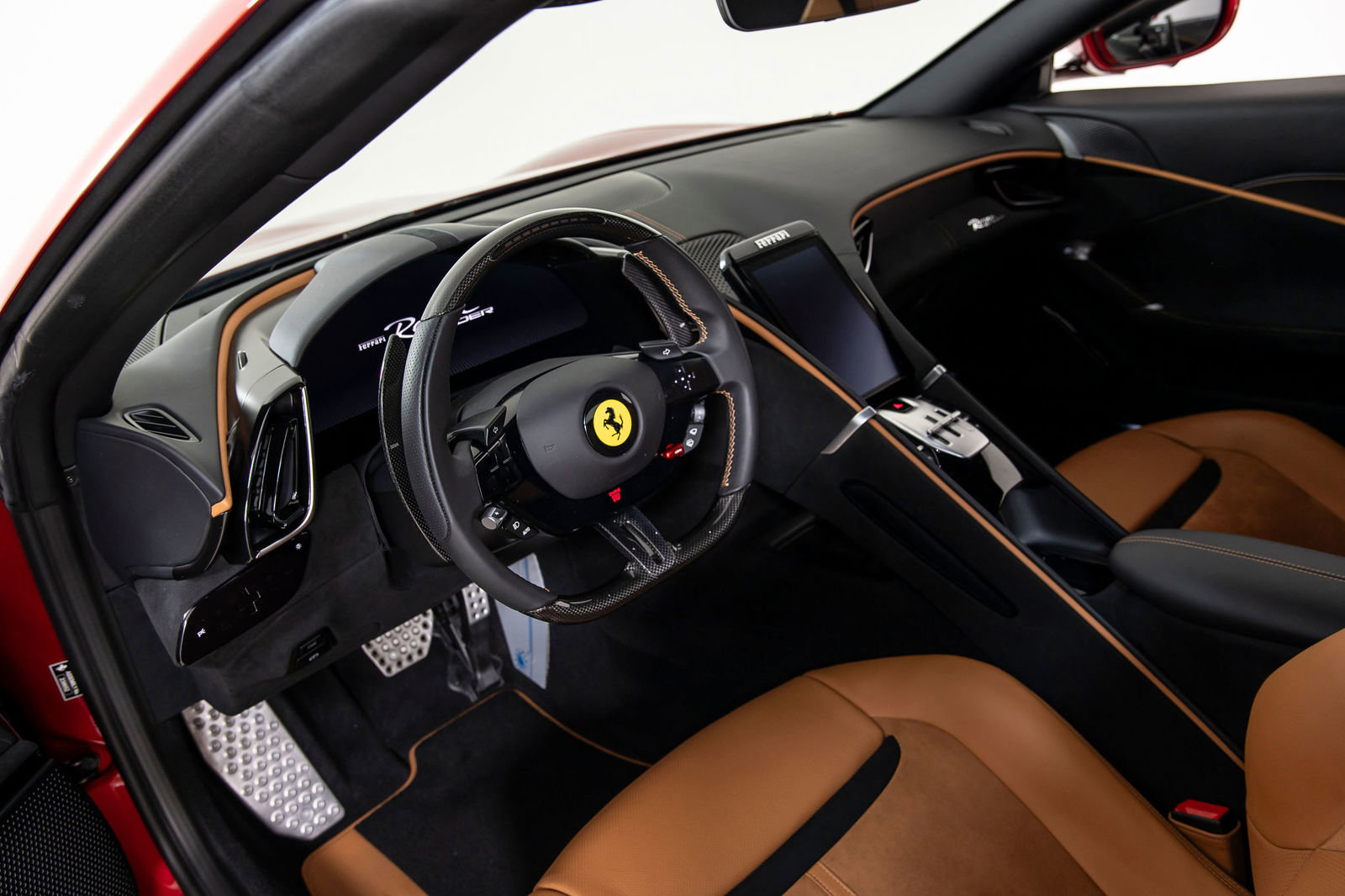 Certified 2025 Ferrari Roma Spider RWD image 4