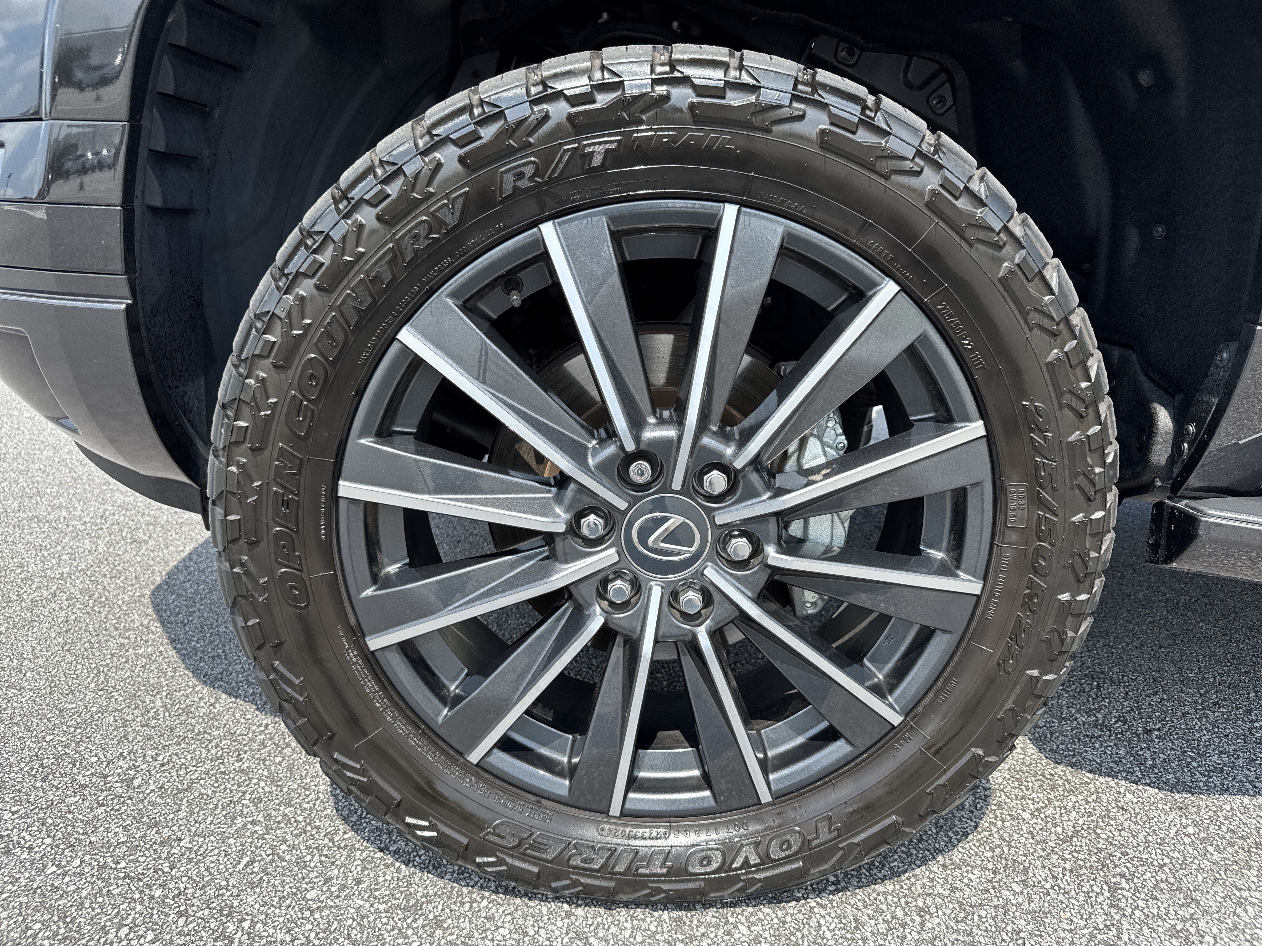 Used 2024 Lexus GX 550 w/ Accessory Package (Z1) AWD/4WD image 13