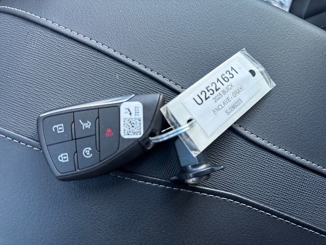 Certified 2025 Buick Enclave Preferred image 26