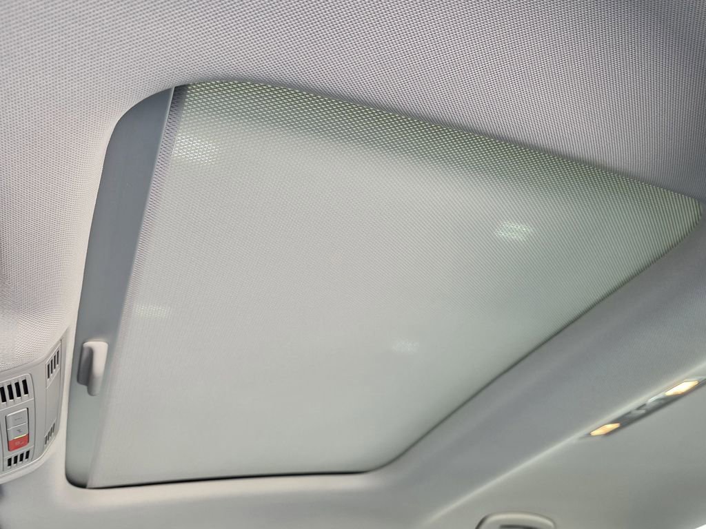 New 2025 Volkswagen Jetta SE FWD image 18