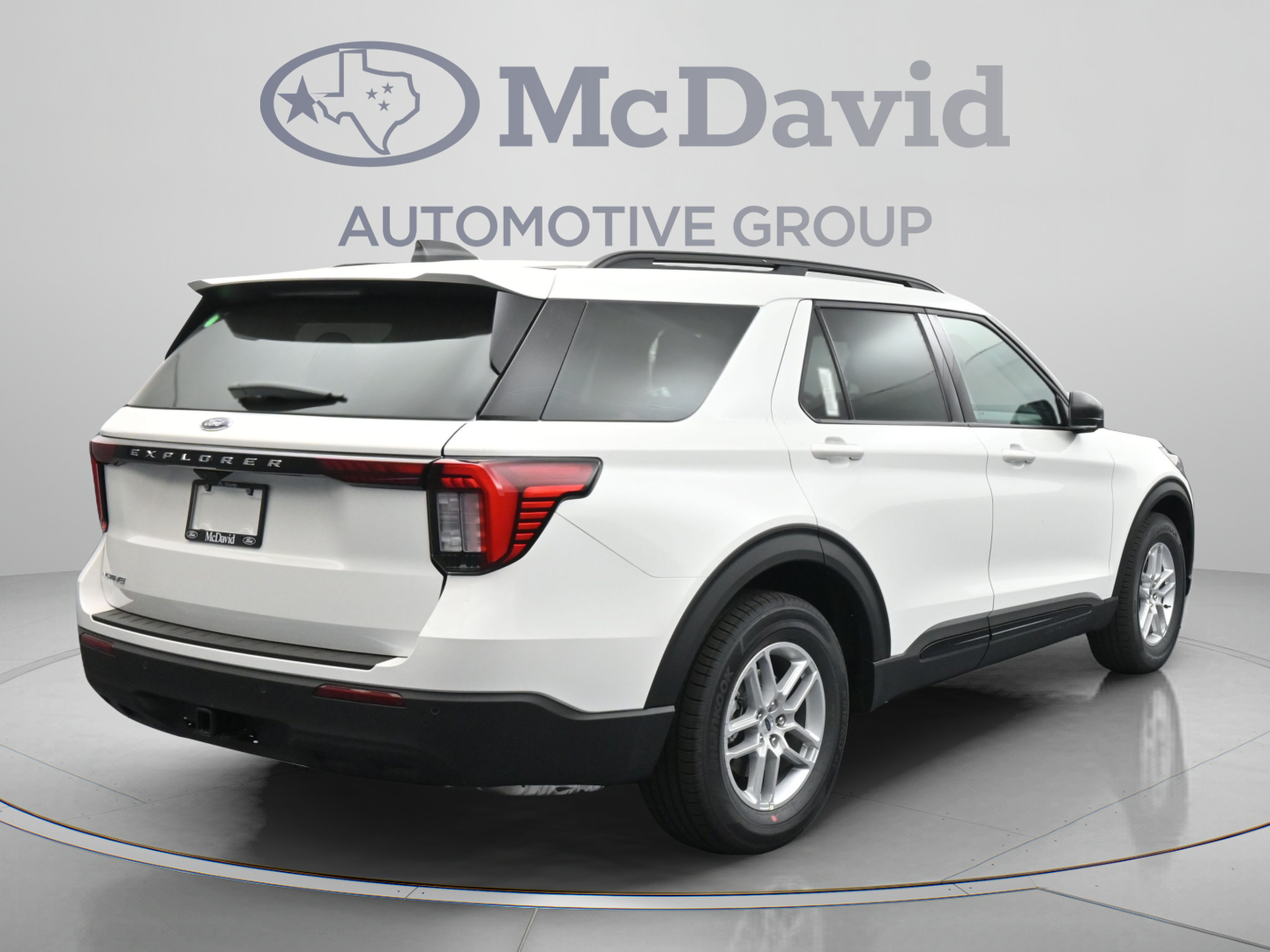 New 2026 Ford Explorer Active RWD image 8