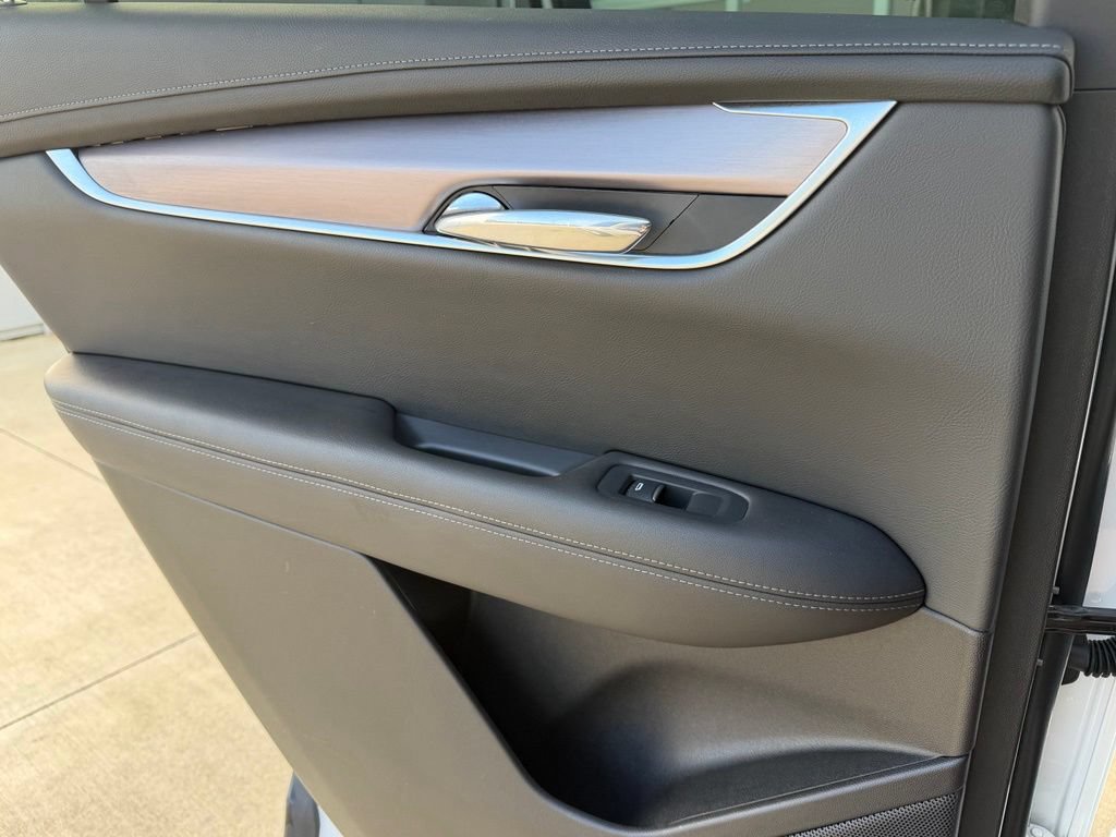 Used 2024 Cadillac XT6 Luxury FWD image 25