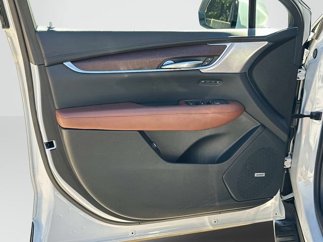 Used 2022 Cadillac XT5 Premium Luxury w/ LPO, ONYX Package AWD/4WD image 13