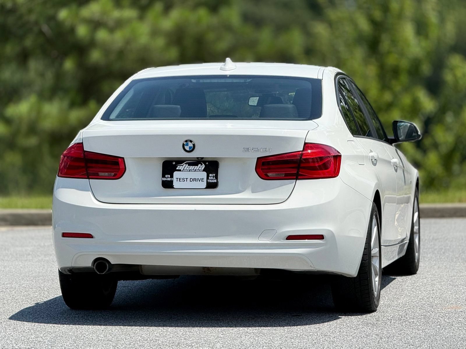 Used 2018 BMW 320i xDrive Sedan AWD/4WD image 7