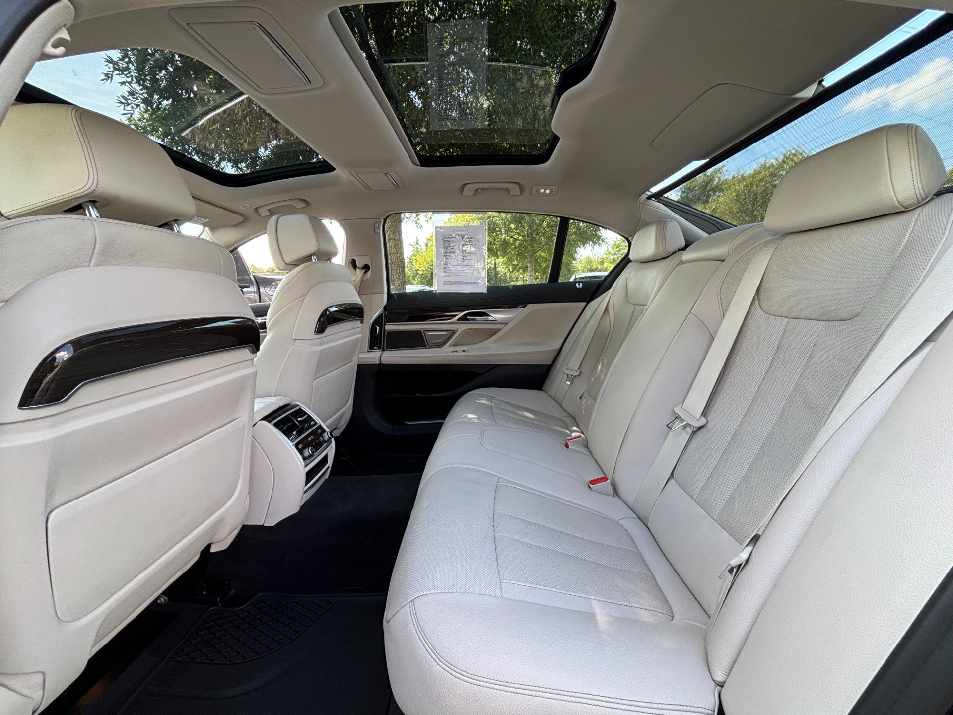 Used 2021 BMW 740i RWD image 29