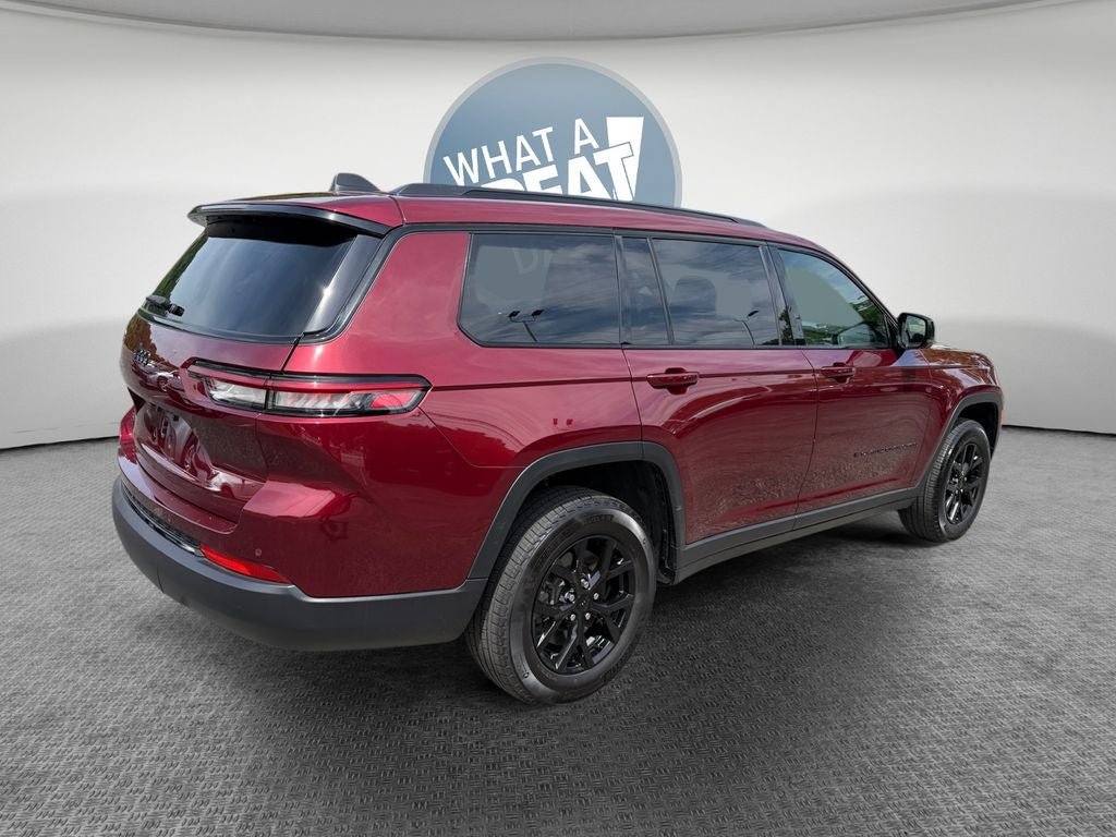 Used 2024 Jeep Grand Cherokee L Altitude AWD/4WD image 3