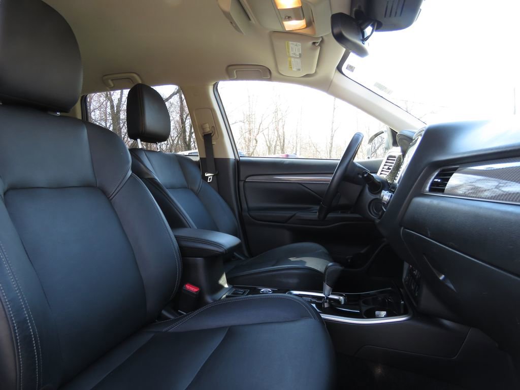Used 2020 Mitsubishi Outlander SEL image 13