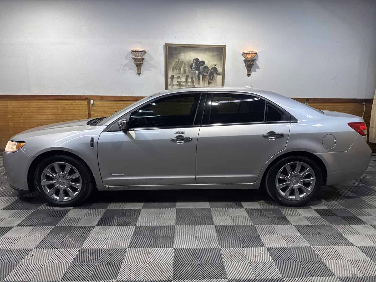 Used 2012 Lincoln MKZ Hybrid FWD image 2