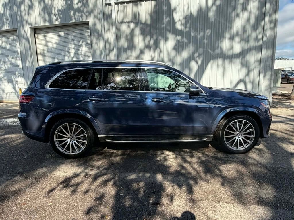 Used 2024 Mercedes-Benz GLS 580 4MATIC image 7