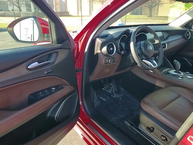 Used 2020 Alfa Romeo Stelvio Ti image 15