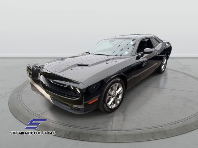 Used 2023 Dodge Challenger SXT w/ Cold Weather Group image 3