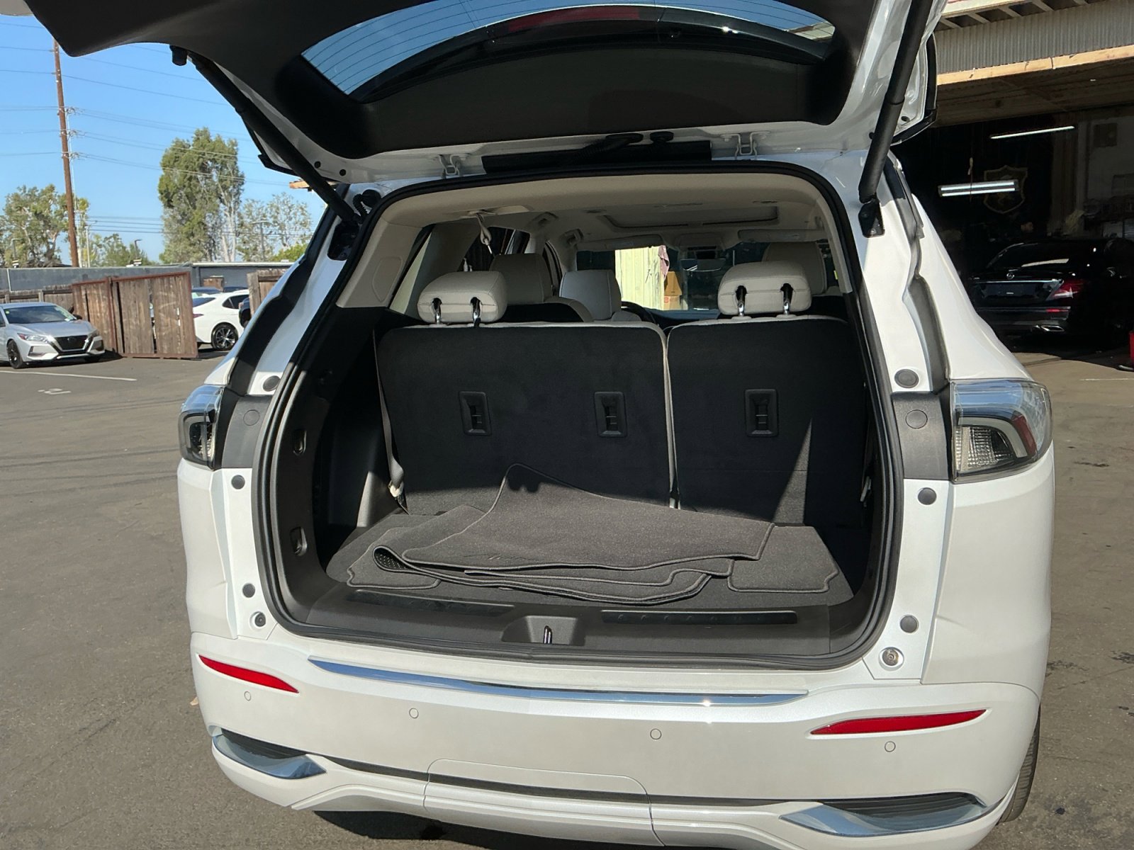 Used 2023 Buick Enclave Avenir w/ Avenir Technology Package image 26