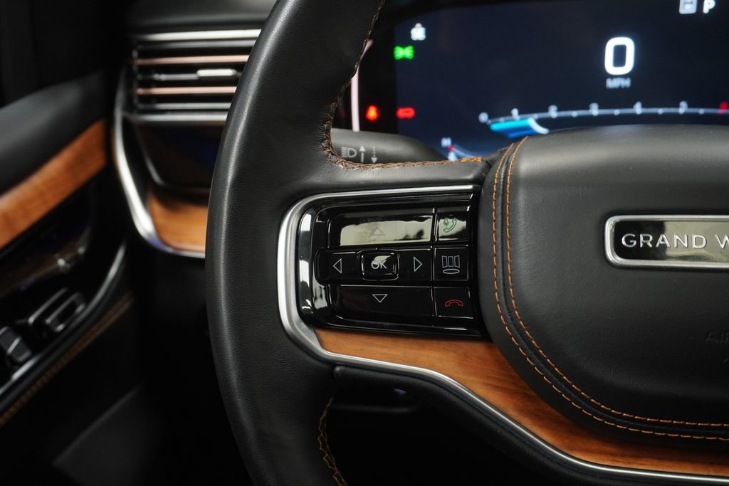 Used 2024 Jeep Grand Wagoneer Series III w/ Rear-Seat Entertainment Group AWD/4WD image 40