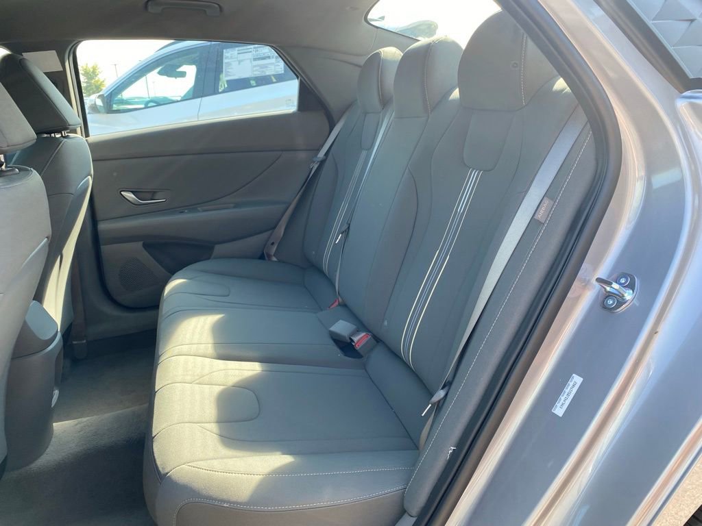 New 2025 Hyundai Elantra SEL FWD image 28