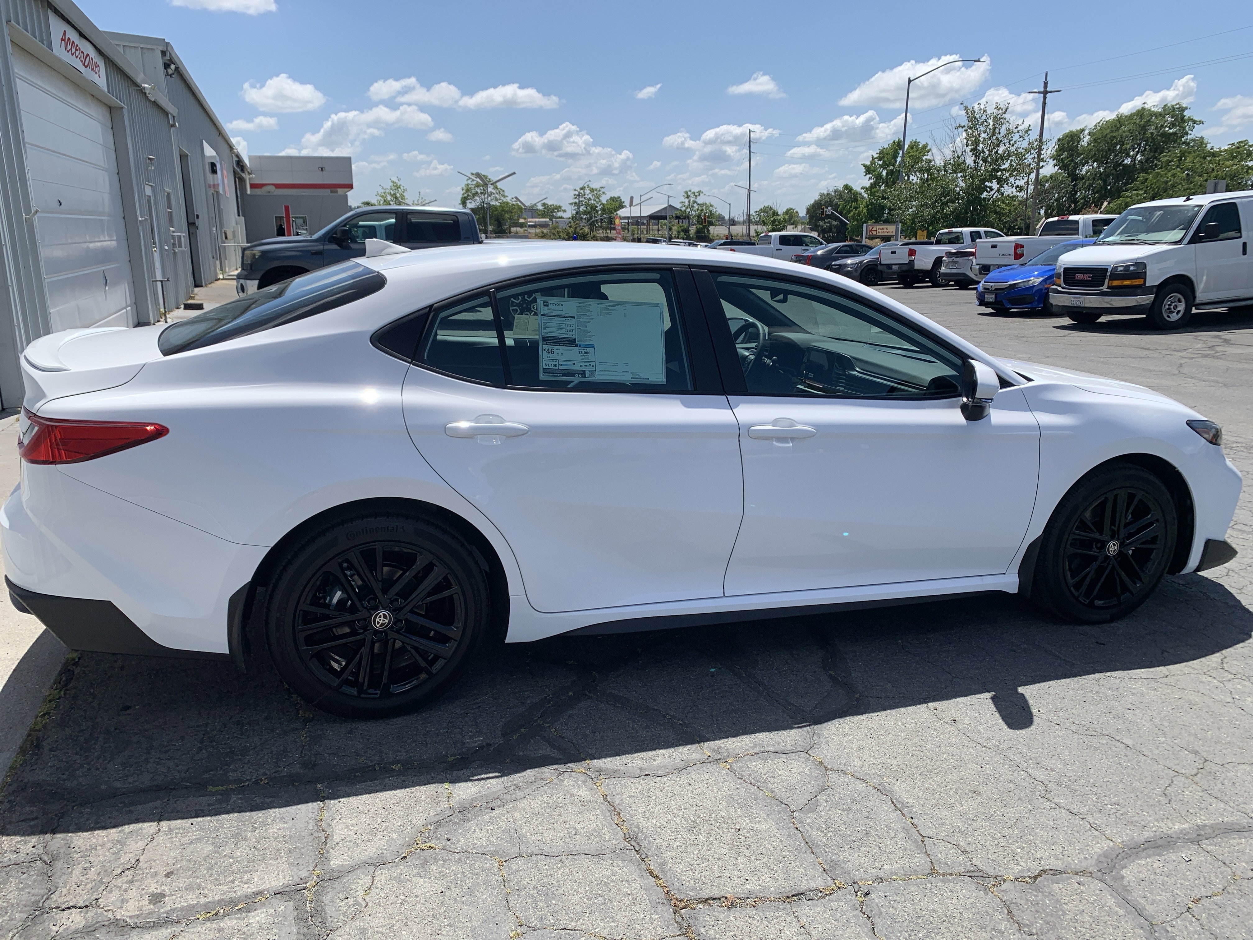 New 2026 Toyota Camry SE w/ Convenience Package FWD image 5
