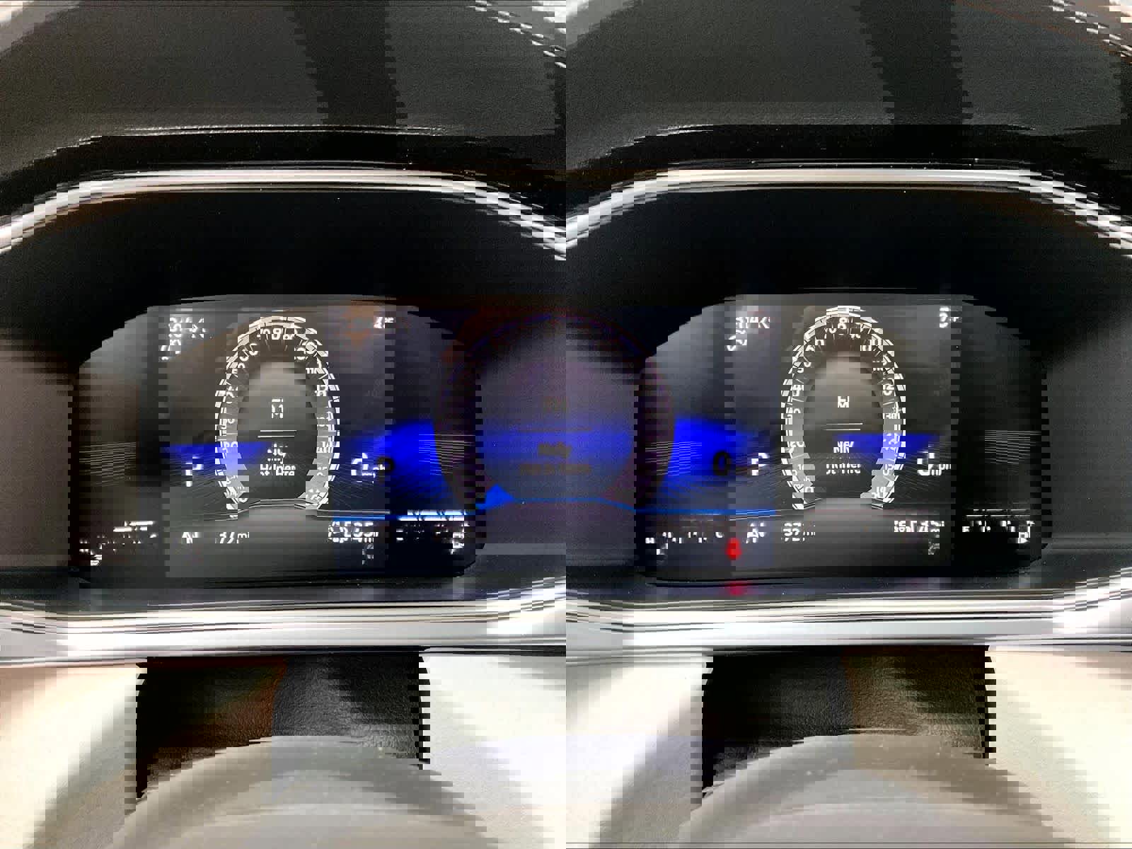 Used 2025 Volkswagen Taos SE w/ Panoramic Sunroof Package image 22