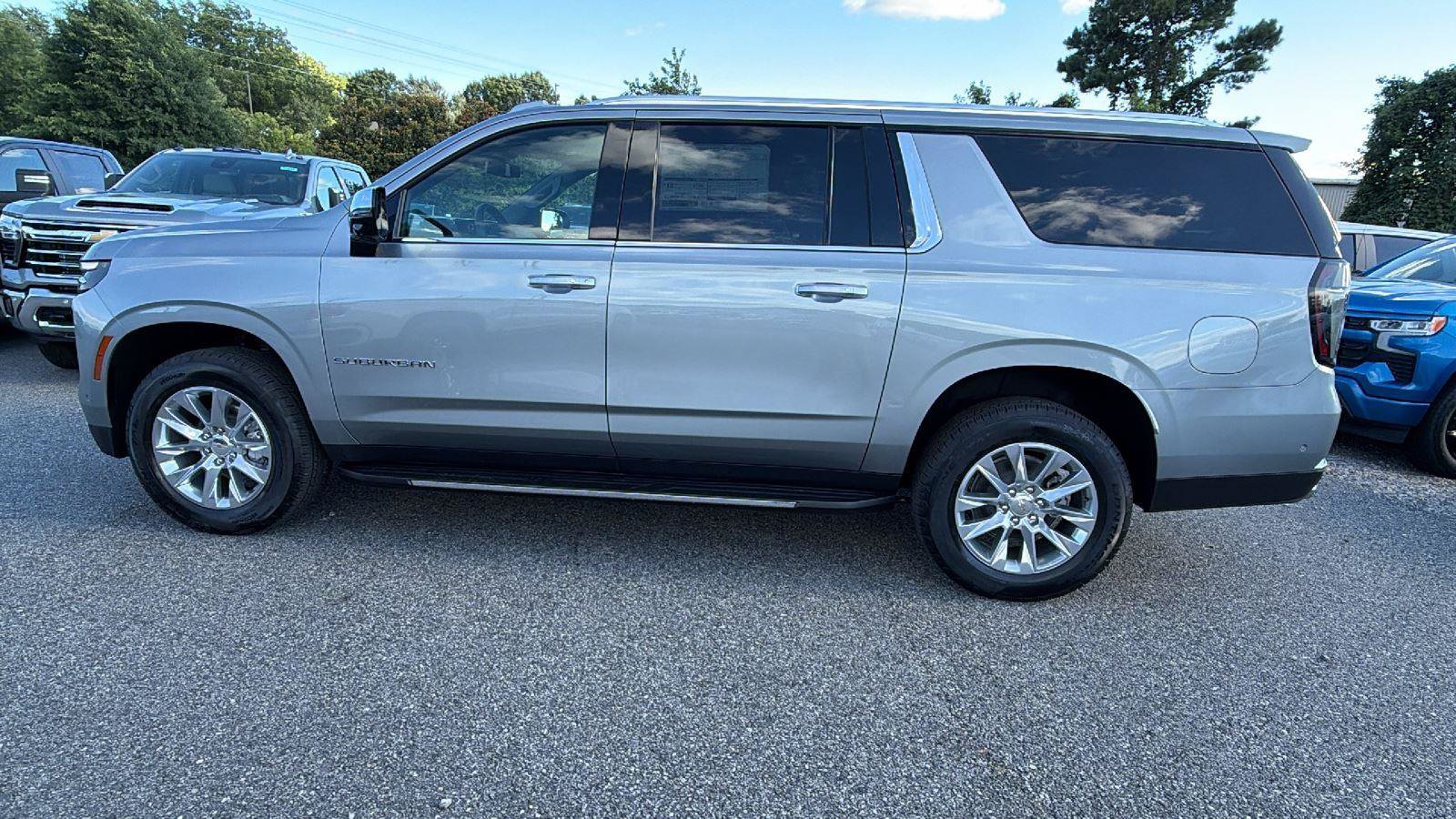 New 2026 Chevrolet Suburban Premier w/ Sun And Tow Package AWD/4WD image 11