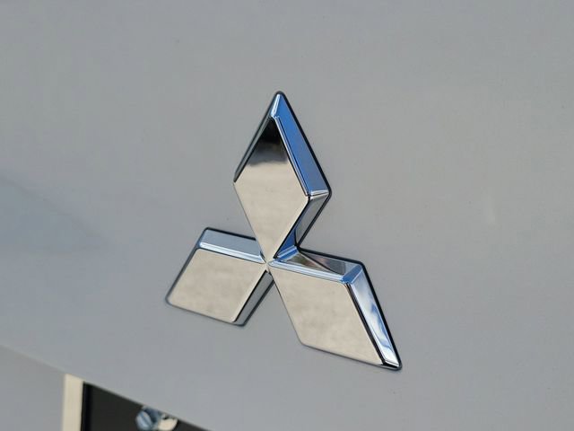 New 2026 Mitsubishi Outlander ES image 8