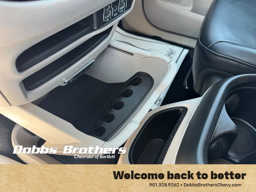 Used 2023 Chrysler Pacifica Touring-L image 26