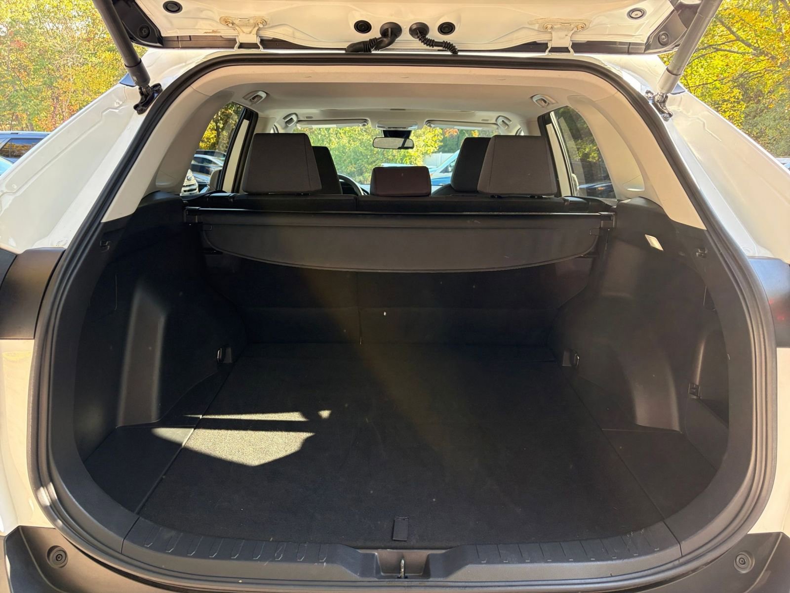 Used 2025 Toyota RAV4 XLE image 31