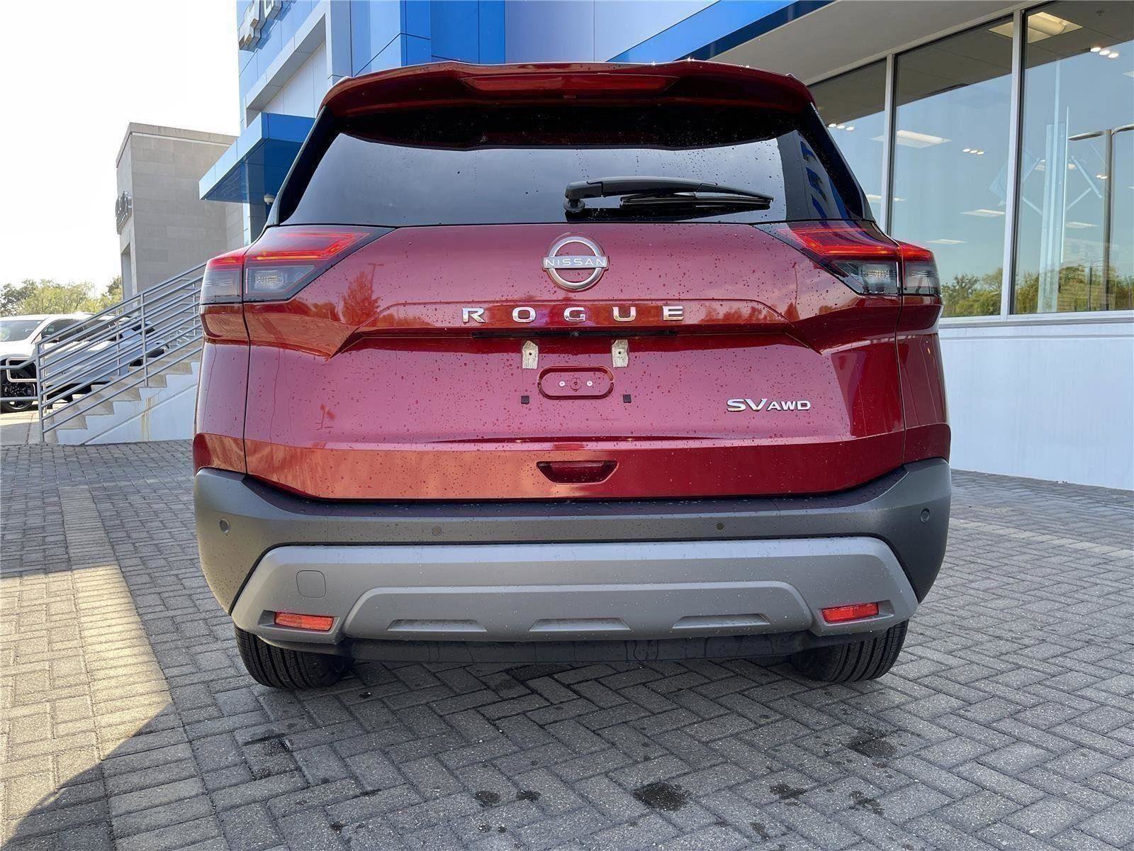 Used 2023 Nissan Rogue SV AWD/4WD image 4