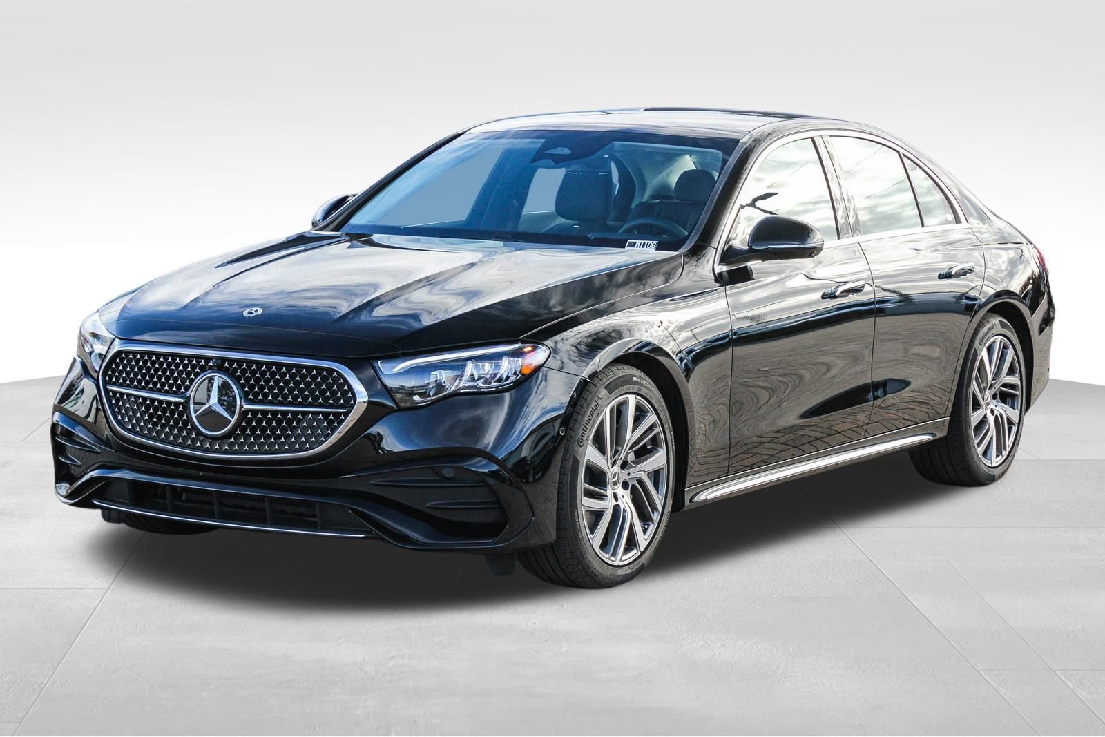 New 2026 Mercedes-Benz E 350 4MATIC Sedan image 3
